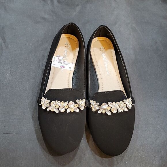BRAND NEW WELLSFOUNTN WOMEN'S RHINESTONE DECOR  FAUX SUEDE FLAT SHOE - Picture 2 of 16